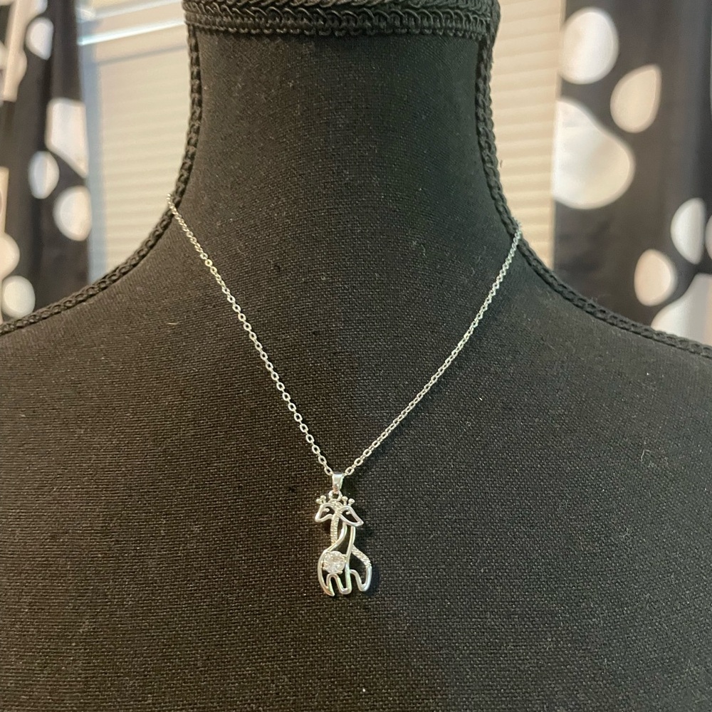 Charming Silver giraffe Pendant Necklace